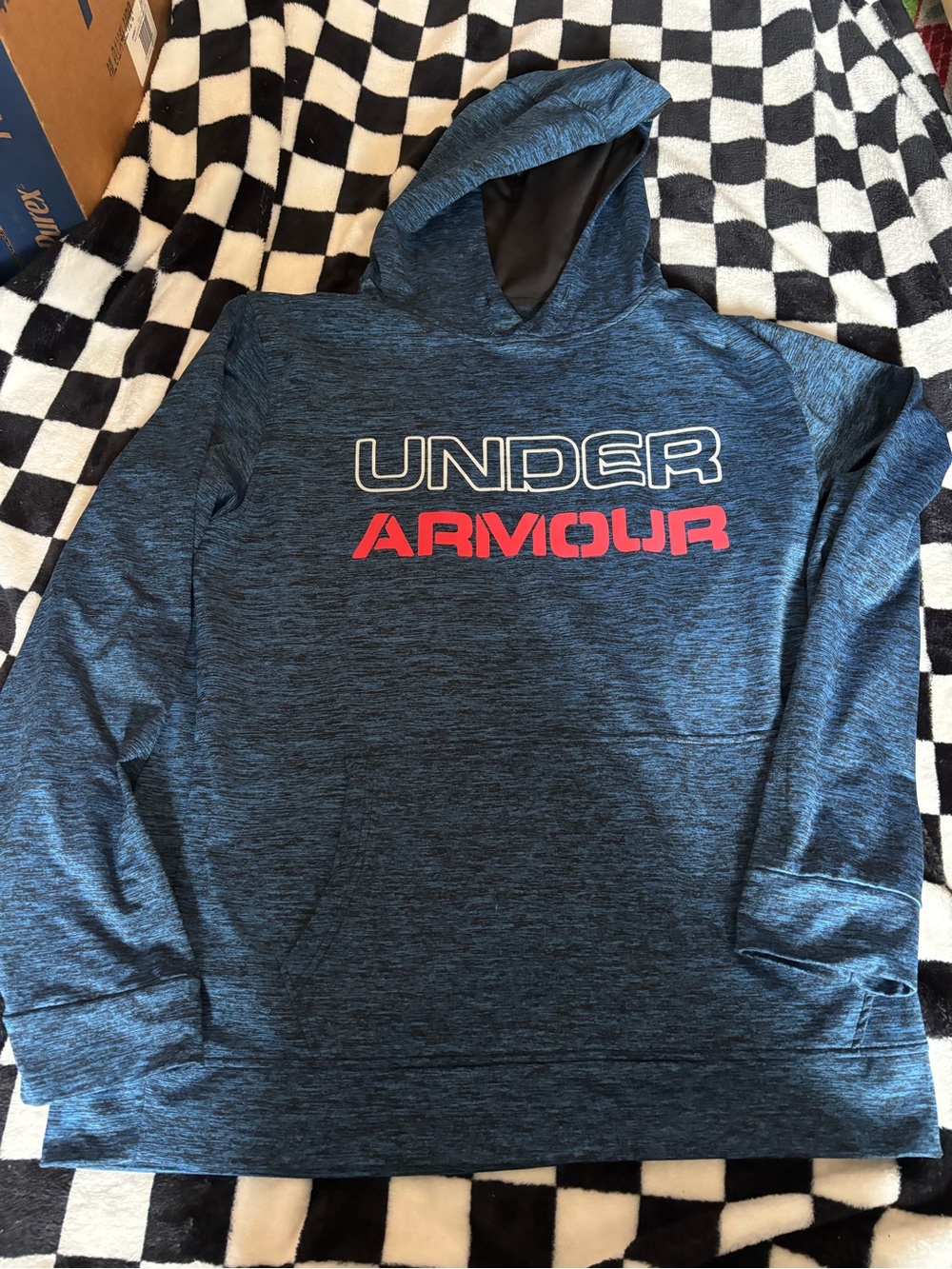 Men’s large under armour hoodie